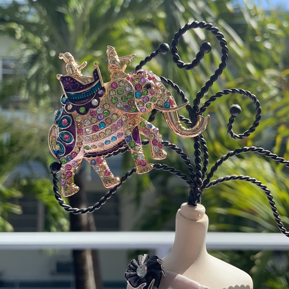 ALL ABOARD! NEXT STOP 🛑 BETSEYVILLE STATION 🚉